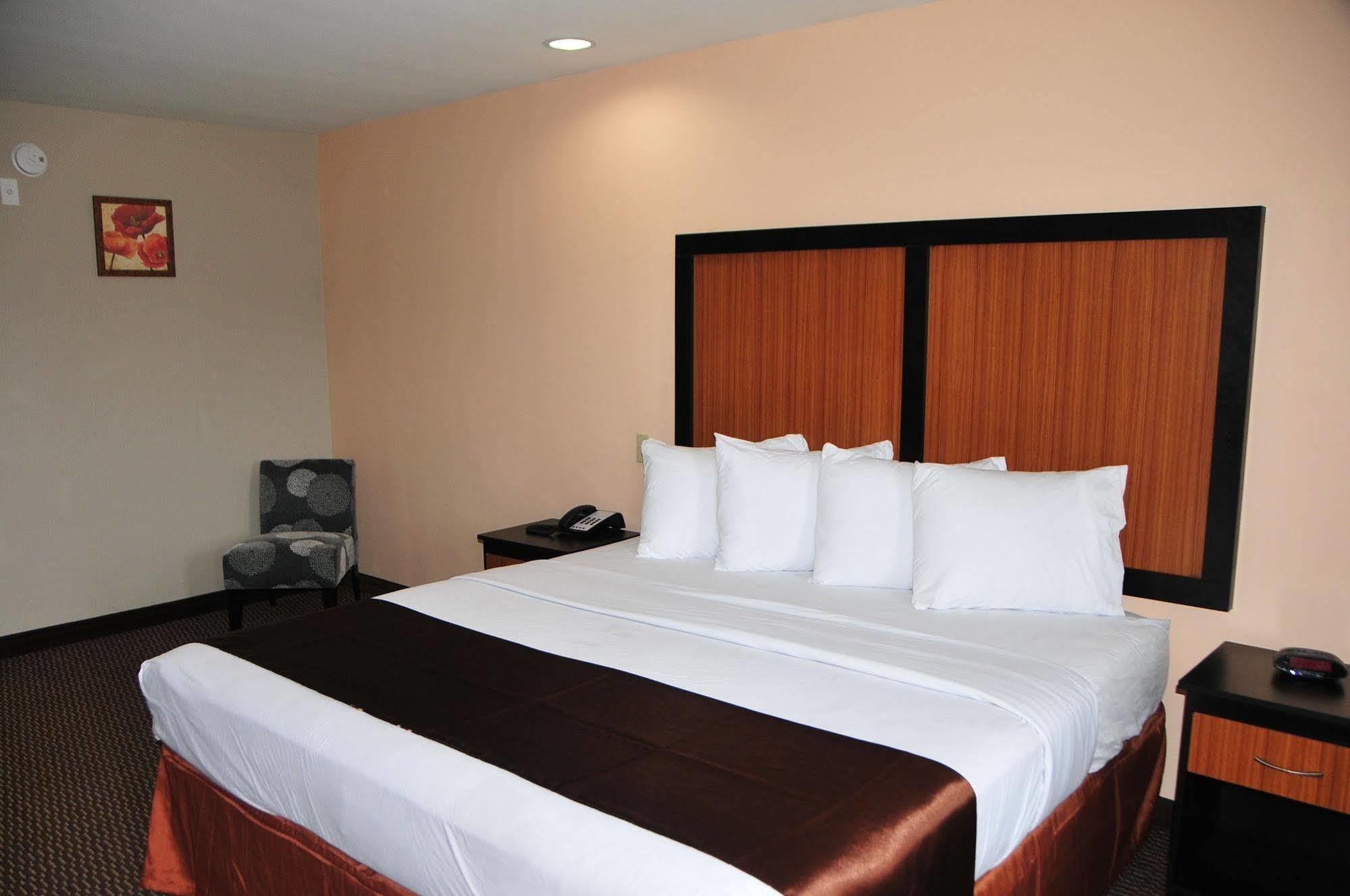 Paradise Inn & Suites バトンルージュ エクステリア 写真